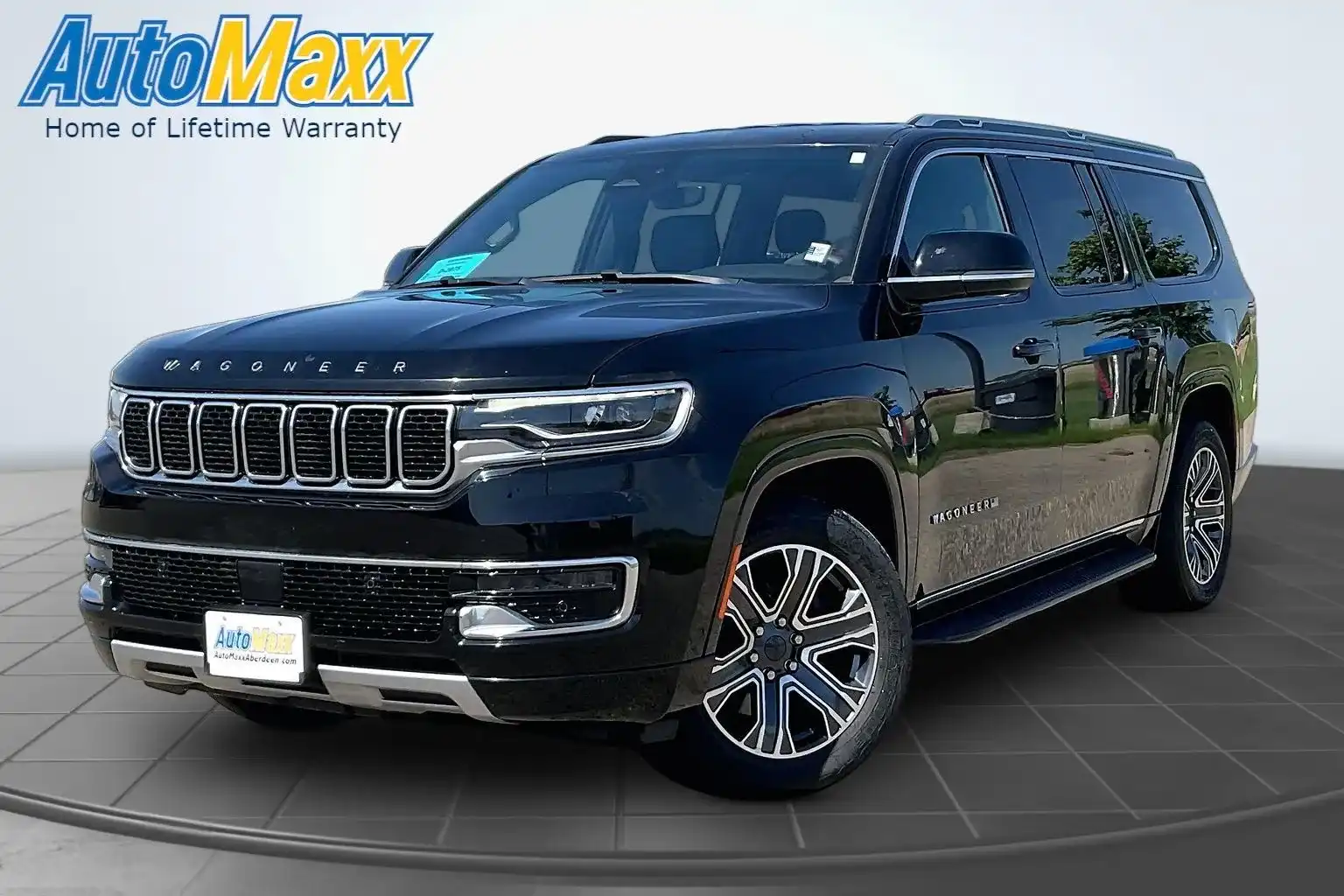 2024 Jeep Wagoneer L Series II 4WD's photo