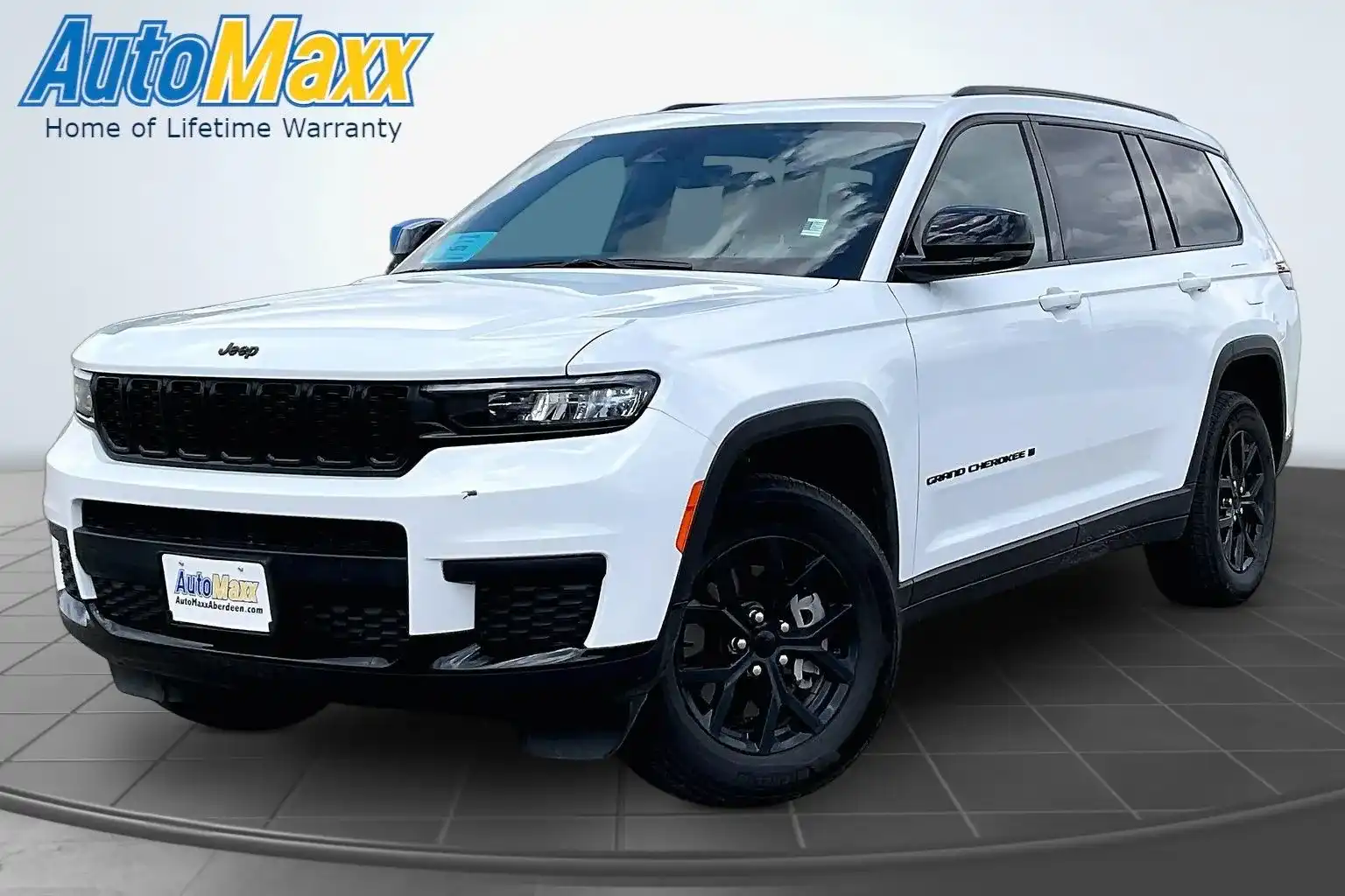 2025 Jeep Grand Cherokee L Altitude X 4x4's photo