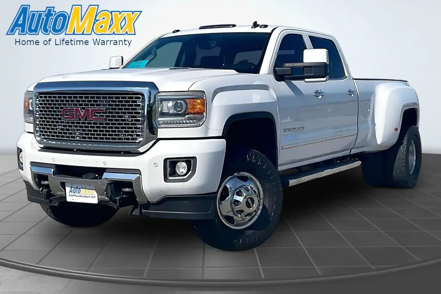 2015 GMC Sierra 4WD Crew Cab Standard Box SRW's photo