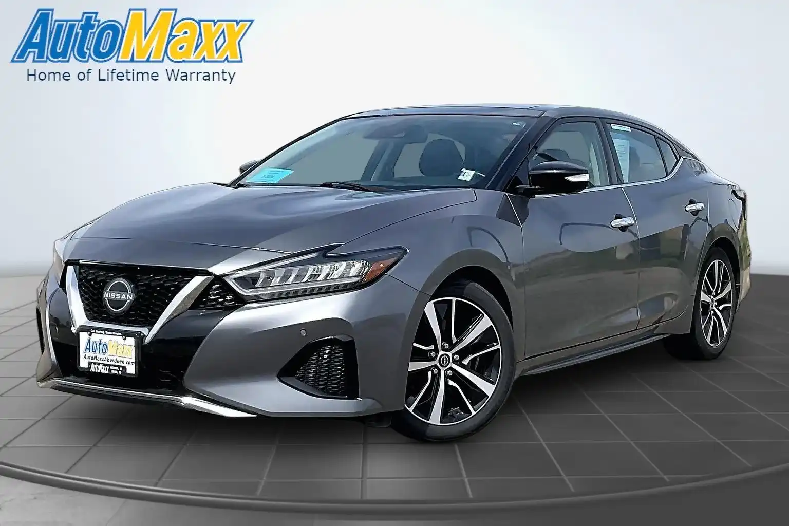 2023 Nissan Maxima SL's photo