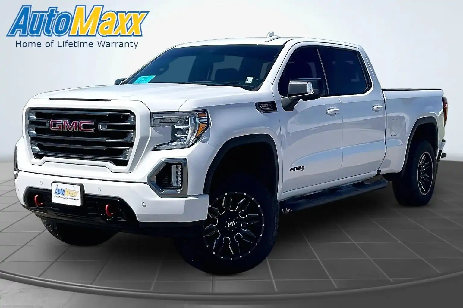 2019 GMC Sierra 4WD Crew Cab Standard Box AT4's photo