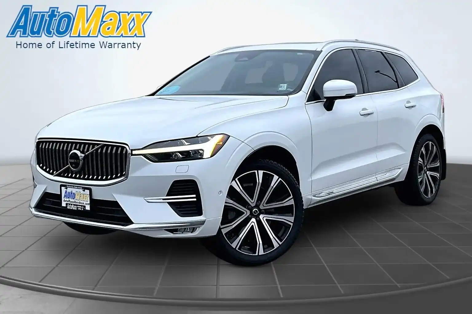 2023 Volvo XC60 B6 Ultimate Bright Theme AWD's photo
