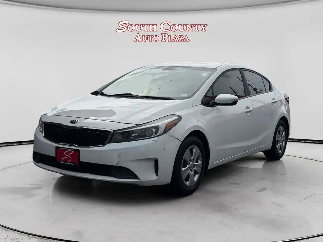 2017 Kia Forte LX AT's photo