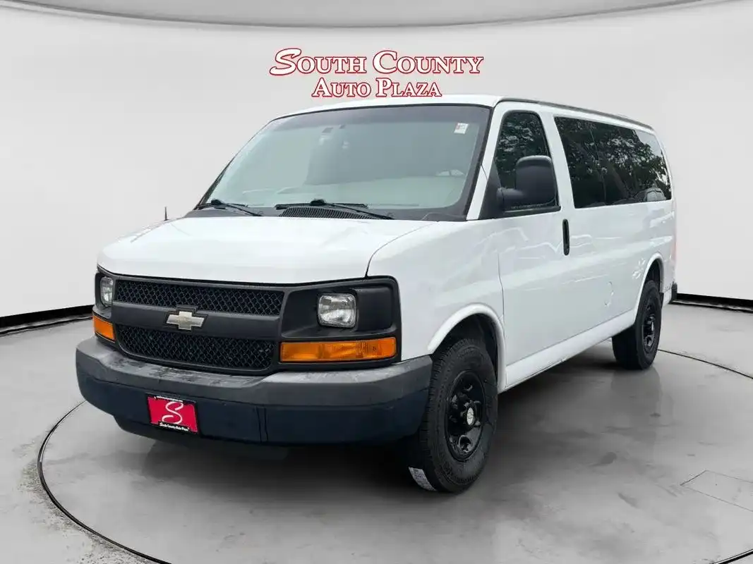 2013 Chevrolet Express 2500 LS's photo