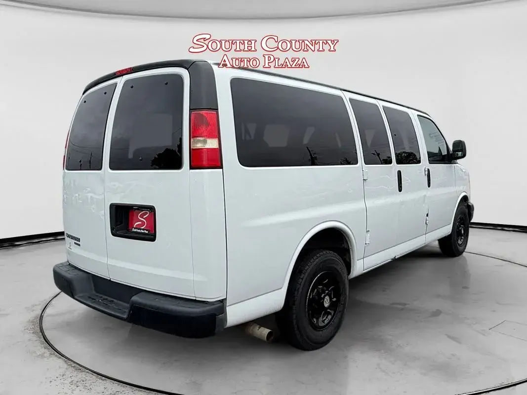 2013 Chevrolet Express 2500 LS photo 5