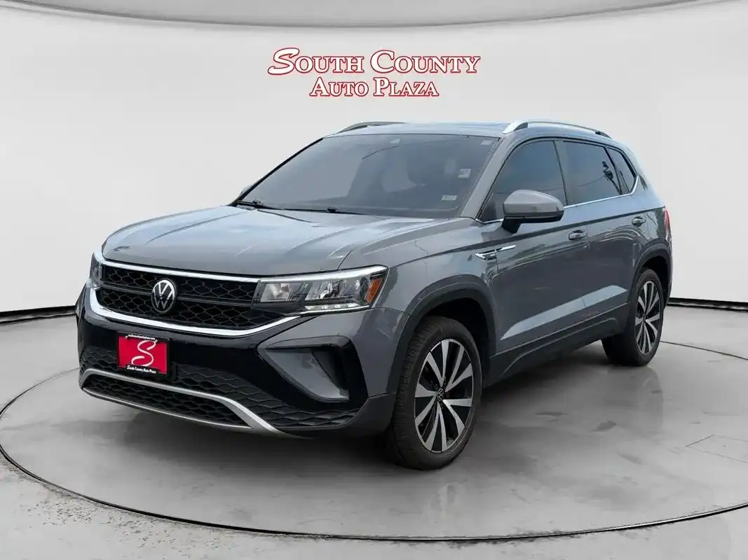 2023 Volkswagen Taos 1.5T SE's photo