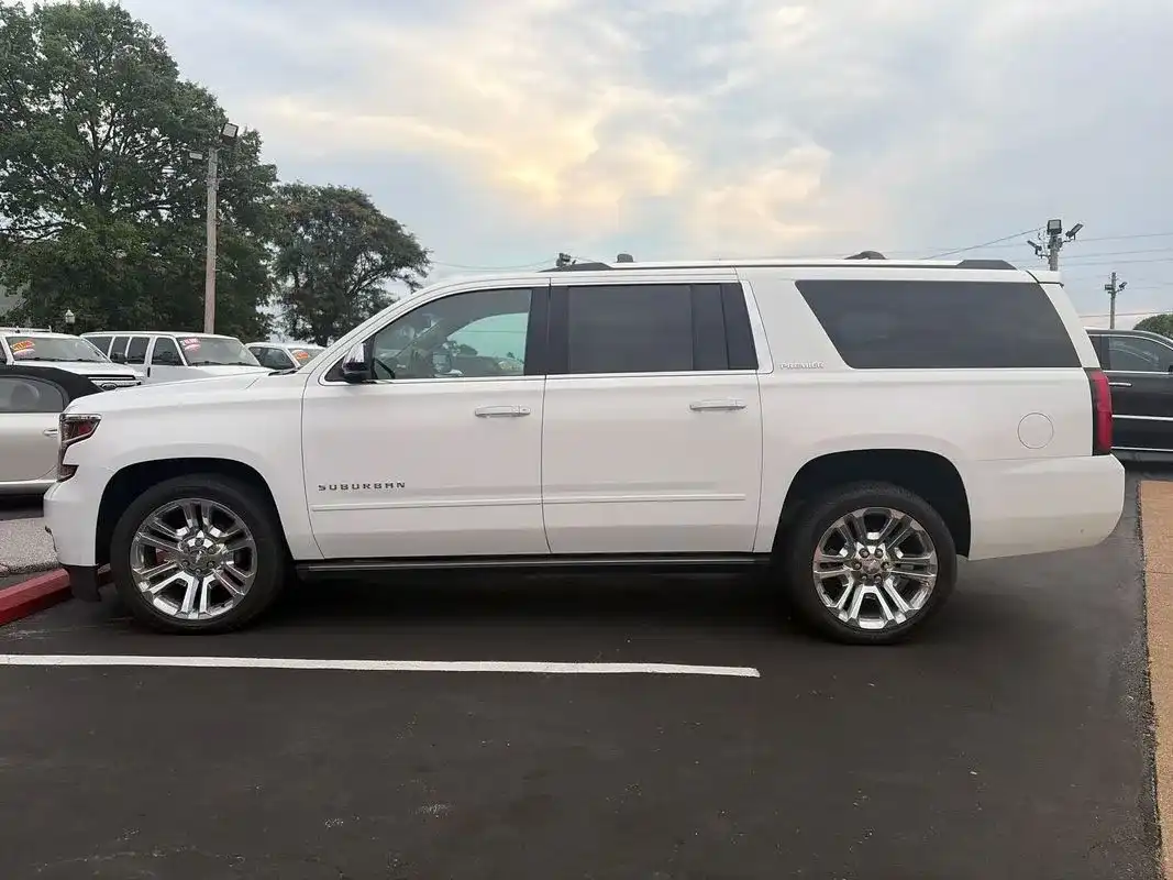 2020 Chevrolet Suburban Premier 4WD 1500's photo