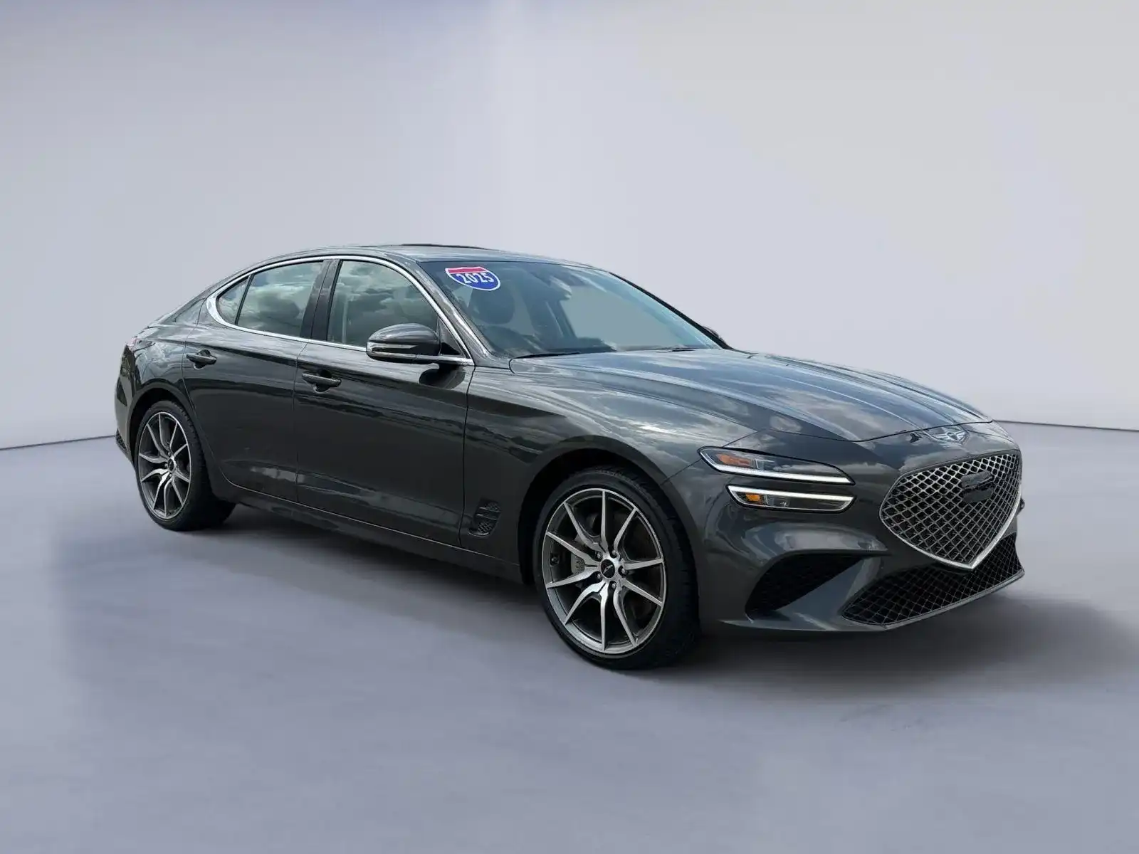2025 Genesis G70 2.5T Standard's photo