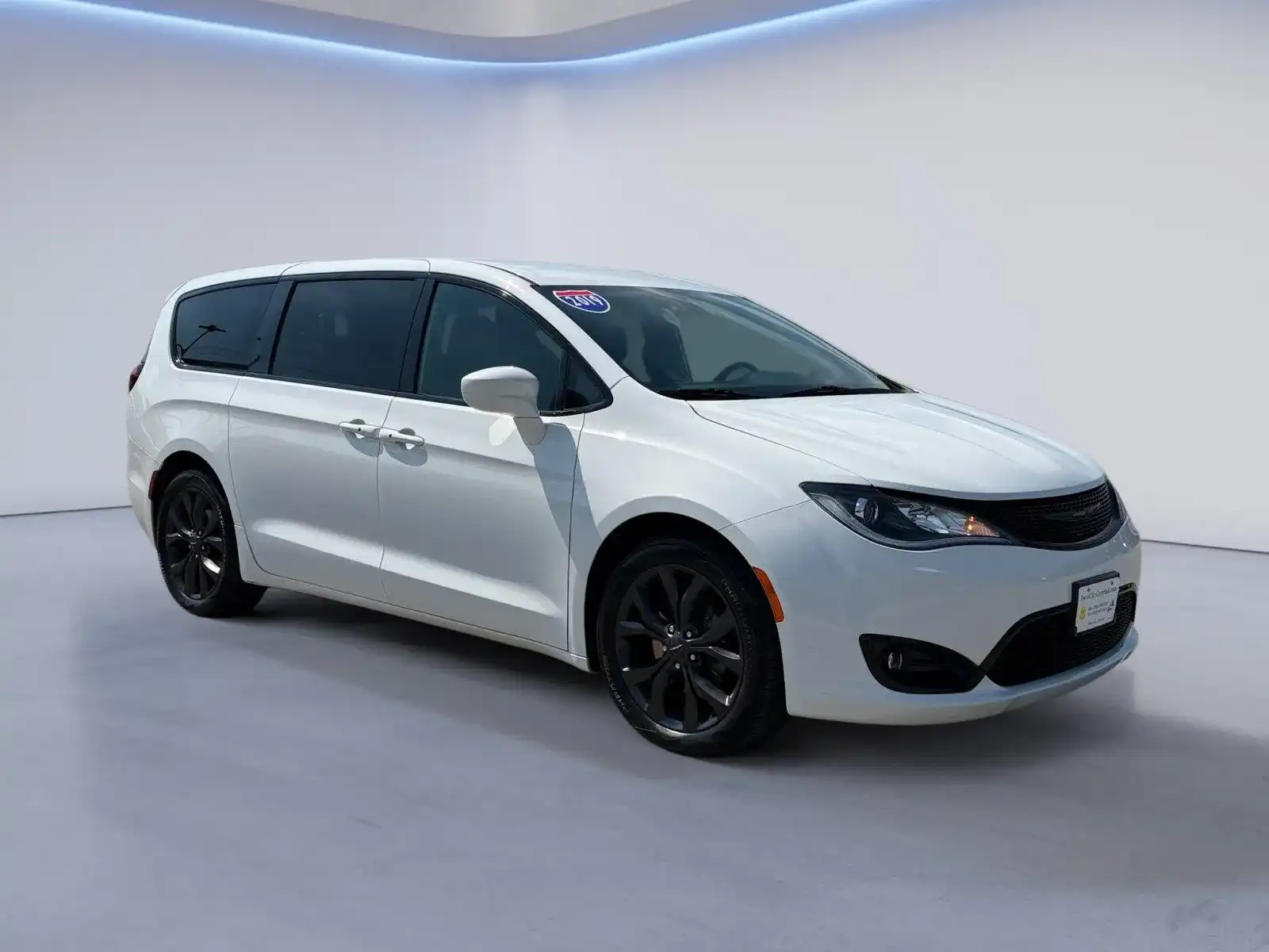 2019 Chrysler Pacifica Touring Plus's photo
