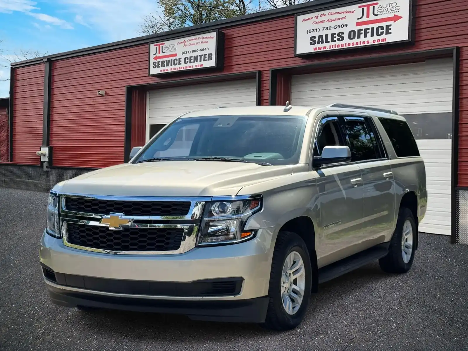 2016 Chevrolet Suburban 4WD 1500 LT's photo