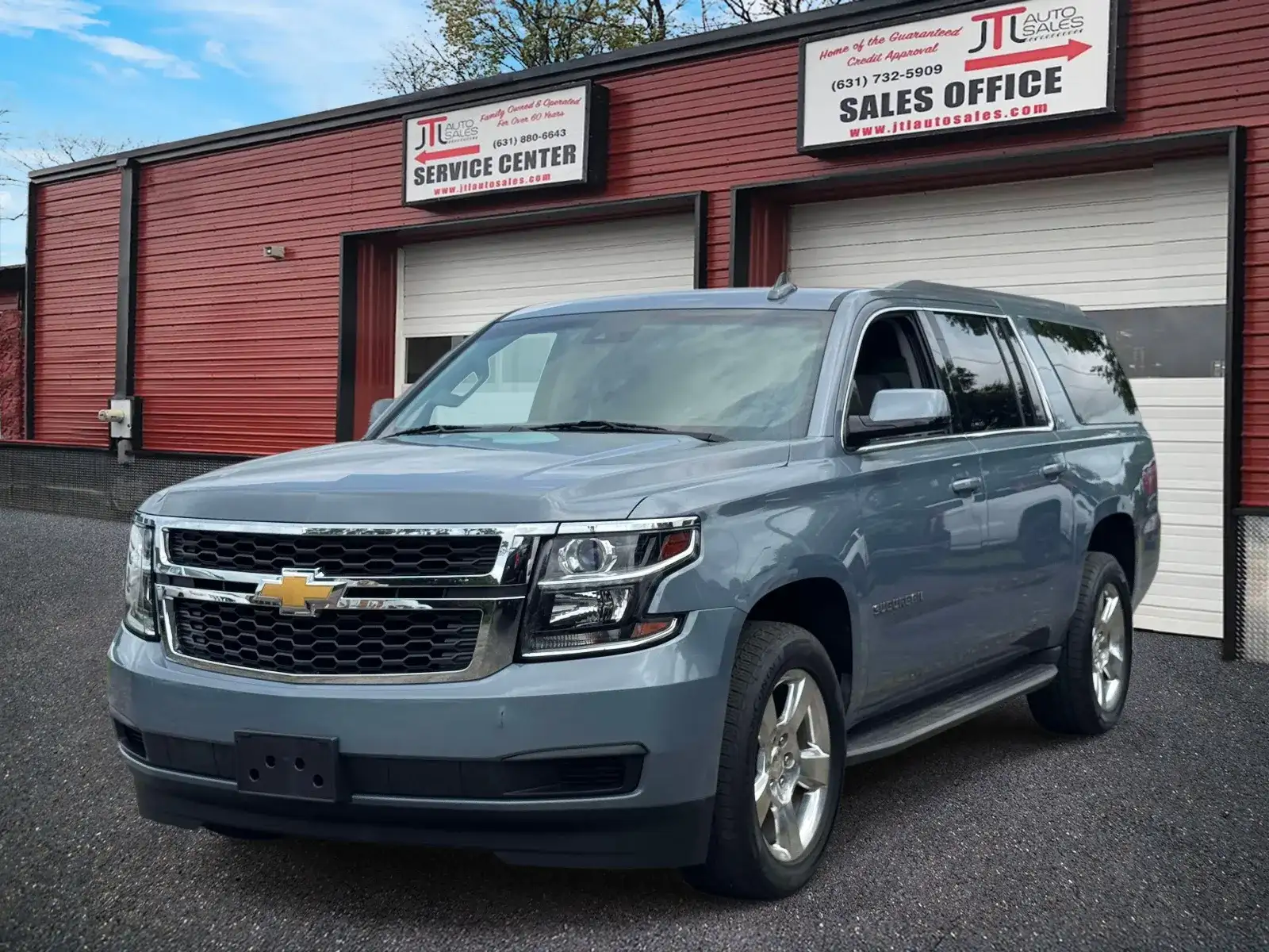 2015 Chevrolet Suburban 4WD 1500 LT's photo