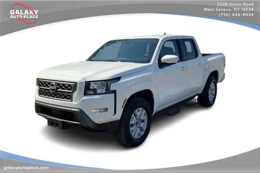 2022 Nissan Frontier SV Crew Cab 4X4 SWB's photo
