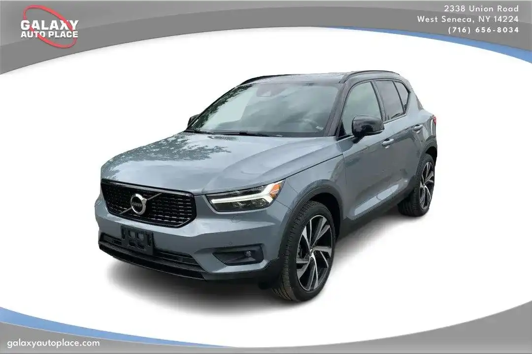 2022 Volvo XC40 T5 R-Design AWD's photo