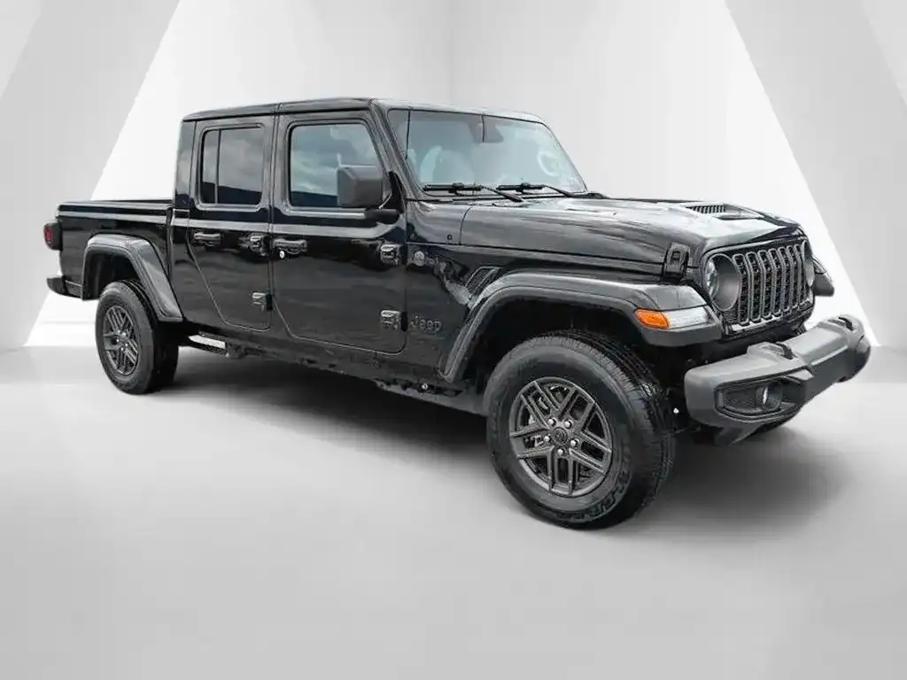 2026 Jeep Gladiator Sport S Auto's photo