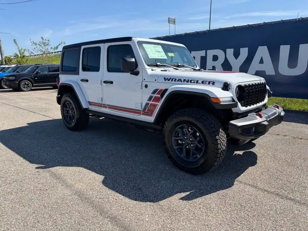 2026 Jeep Wrangler Sport's photo