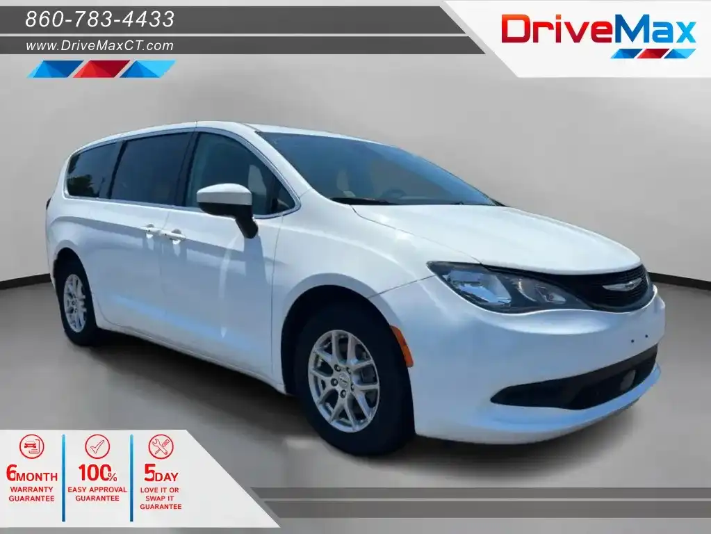 2023 Chrysler Voyager LX's photo