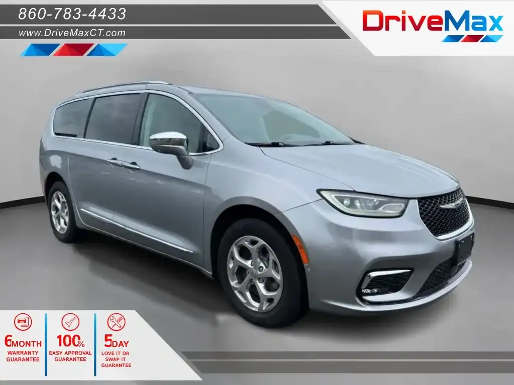 2021 Chrysler Pacifica Limited's photo
