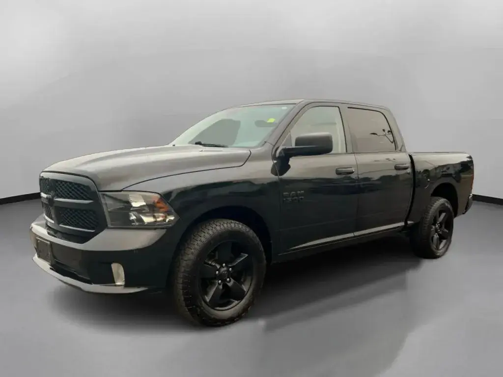 2018 RAM 1500 Express 4x4 Crew Cab 5'7 photo 5