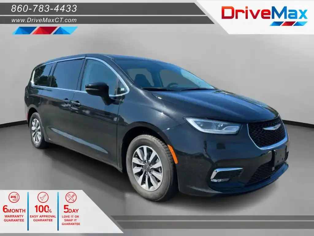 2024 Chrysler Pacifica Hybrid Select PHEV's photo