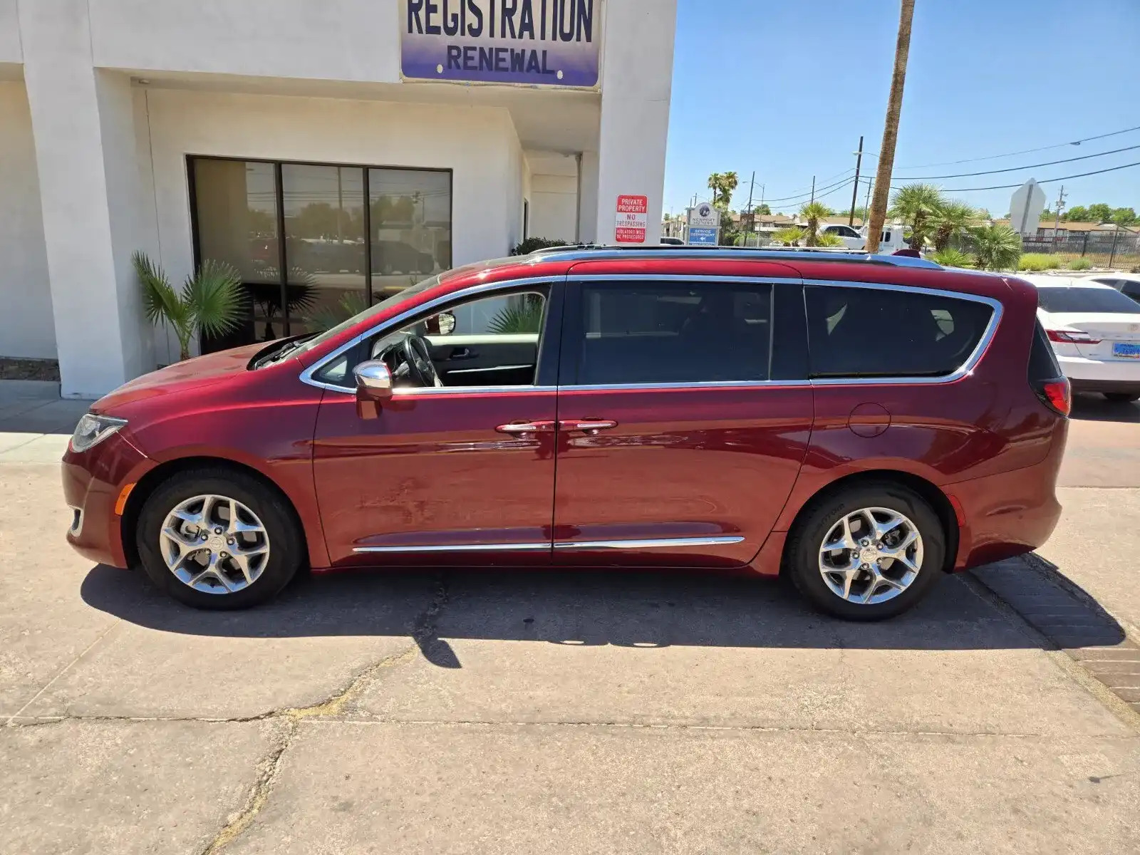 2018 Chrysler Pacifica Limited's photo