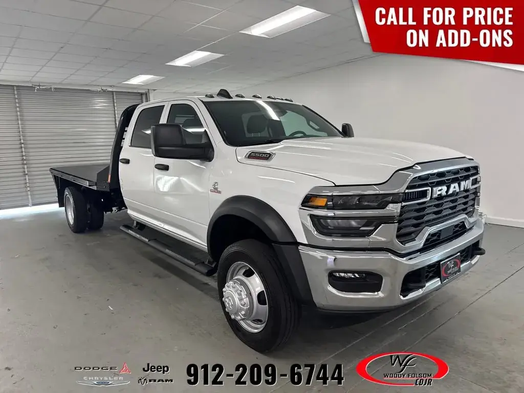 2026 RAM 5500 Big Horn 4WD Crew Cab DRW 197" WB photo 3