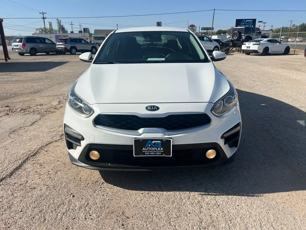 2019 Kia Forte FE Auto photo 4