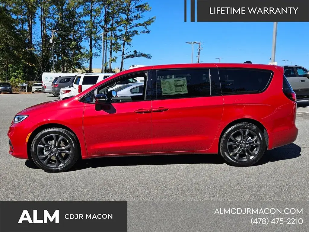 2026 Chrysler Pacifica Select photo 5