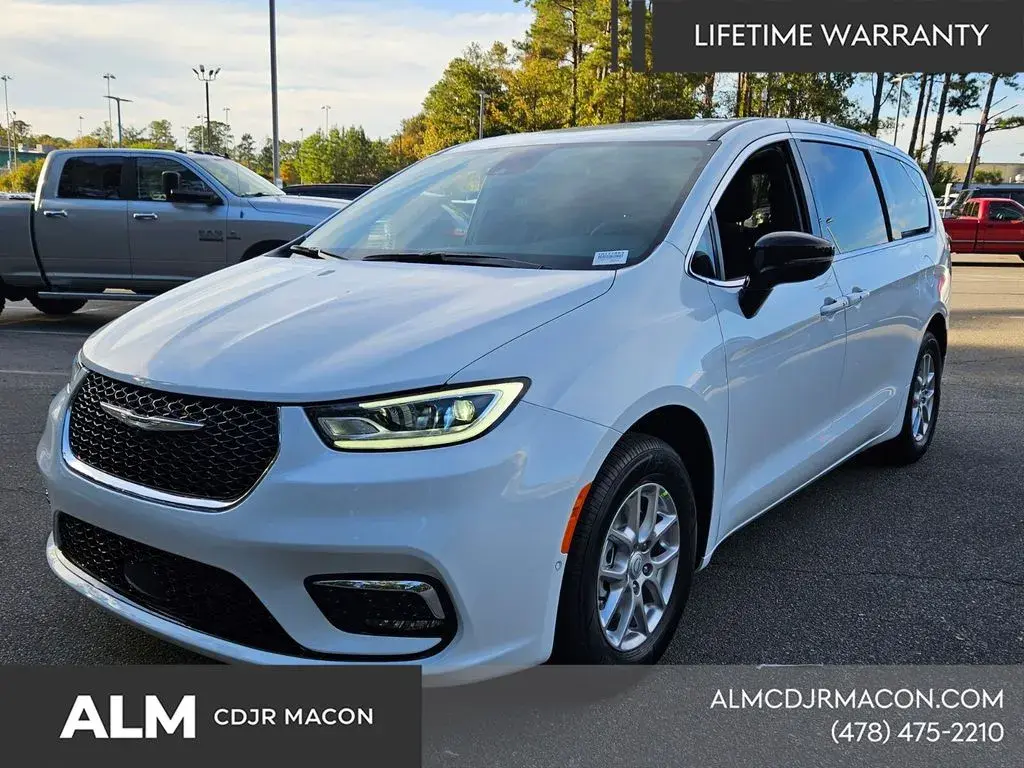 2026 Chrysler Pacifica Select photo 4
