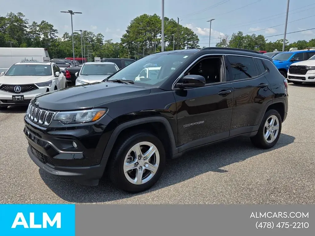2024 Jeep Compass Latitude 4X4 photo 3