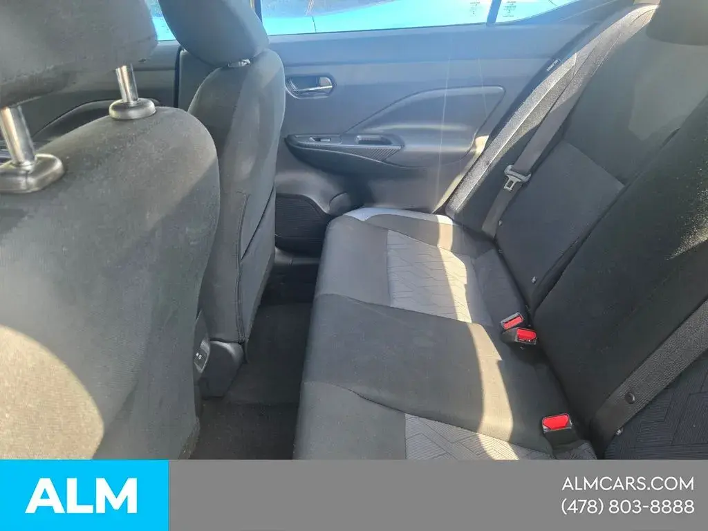 2024 Nissan Versa 1.6 SV CVT photo 4