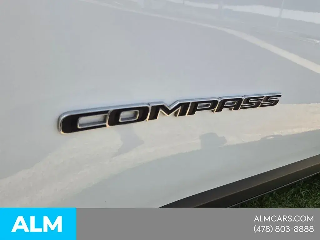 2024 Jeep Compass Latitude 4X4 photo 4