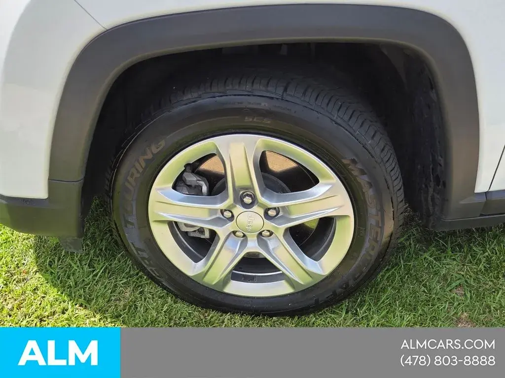 2024 Jeep Compass Latitude 4X4 photo 3