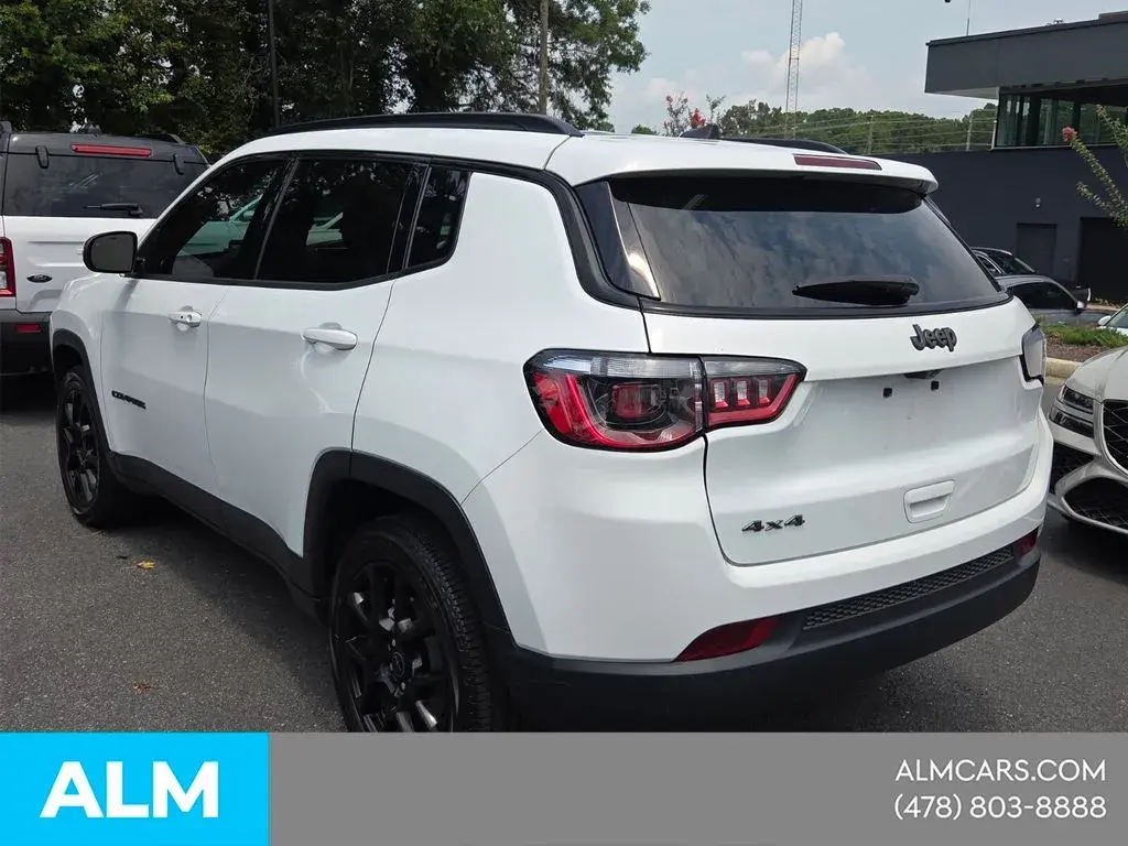 2025 Jeep Compass Latitude 4X4 photo 3
