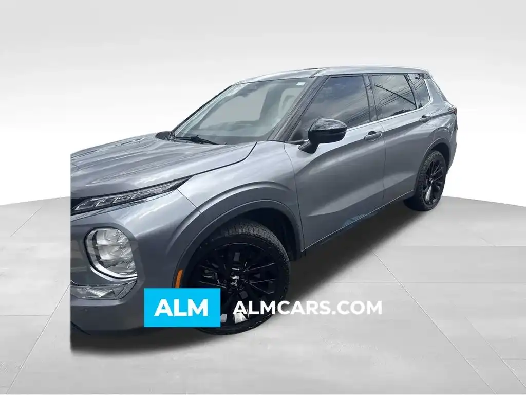 2022 Mitsubishi Outlander BE FWD's photo