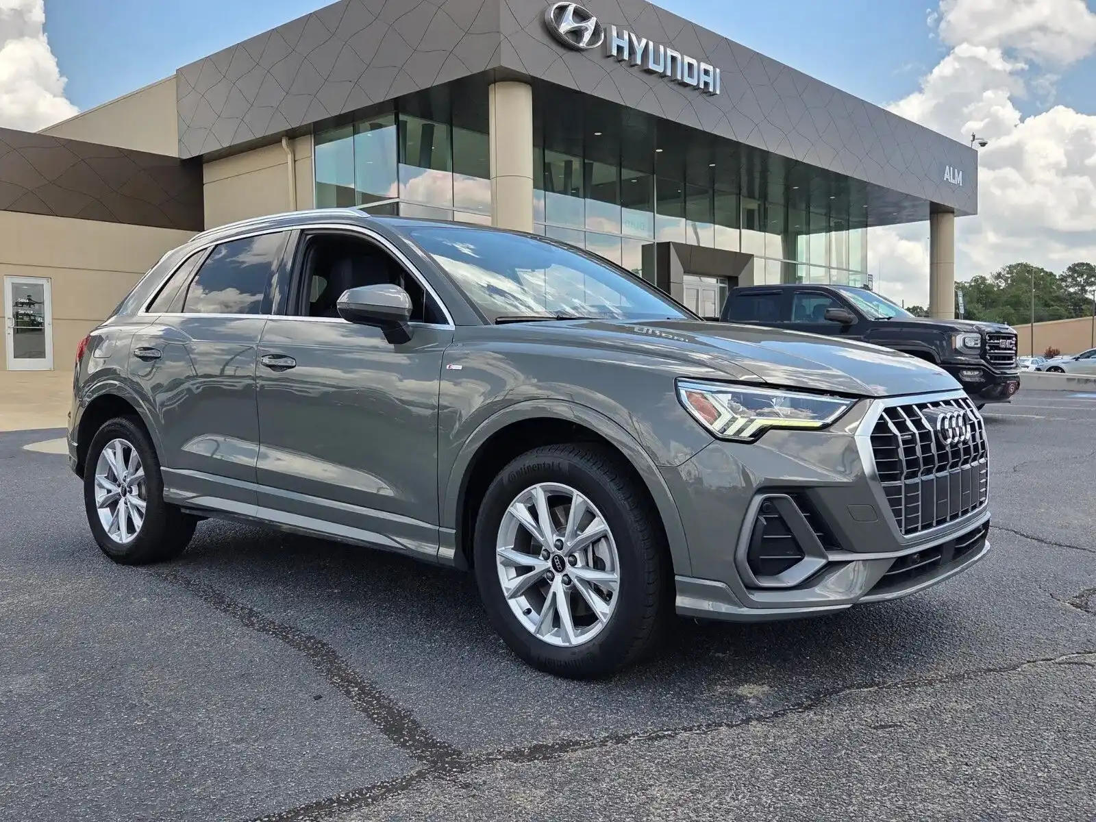 2025 Audi Q3 45 TFSI S Line Premium quattro's photo