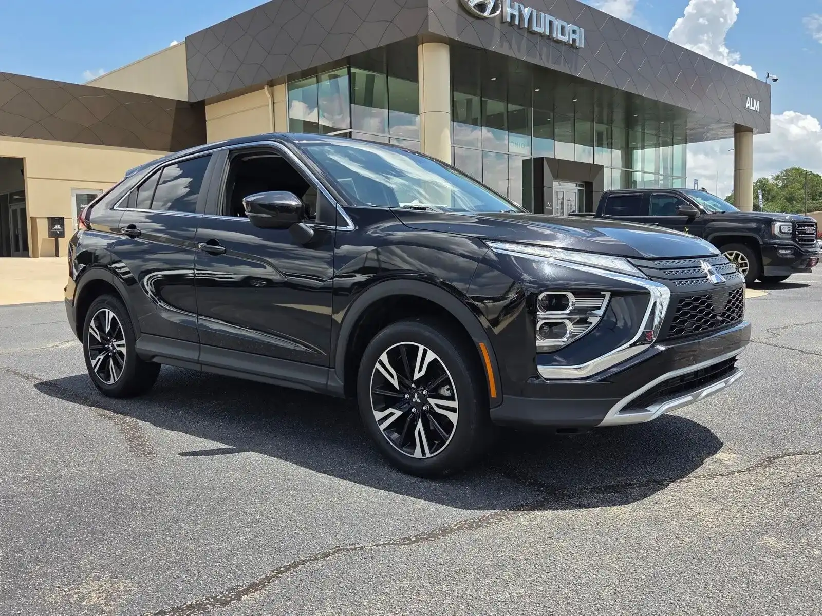 2024 Mitsubishi Eclipse Cross SE S-AWC's photo