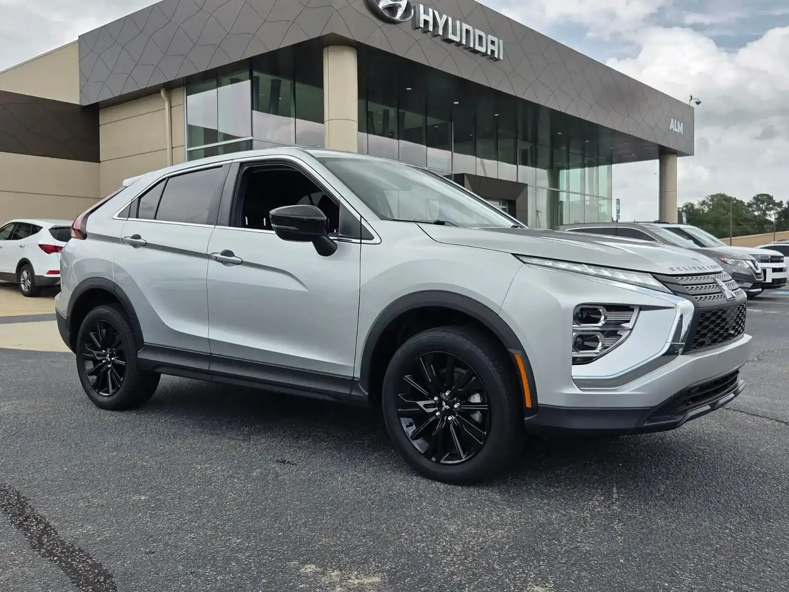 2024 Mitsubishi Eclipse Cross LE S-AWC's photo