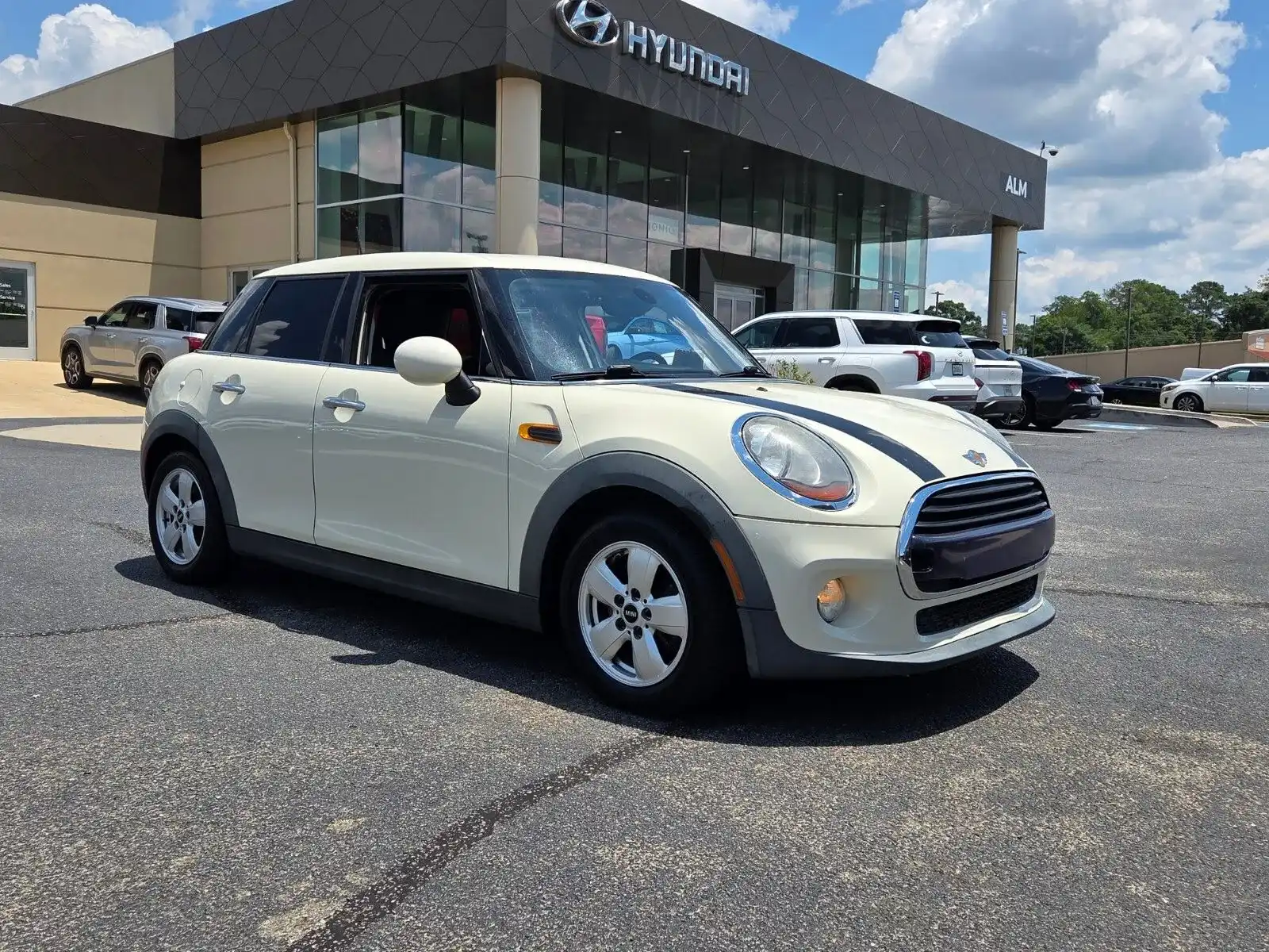2016 MINI Cooper - 4 Door's photo
