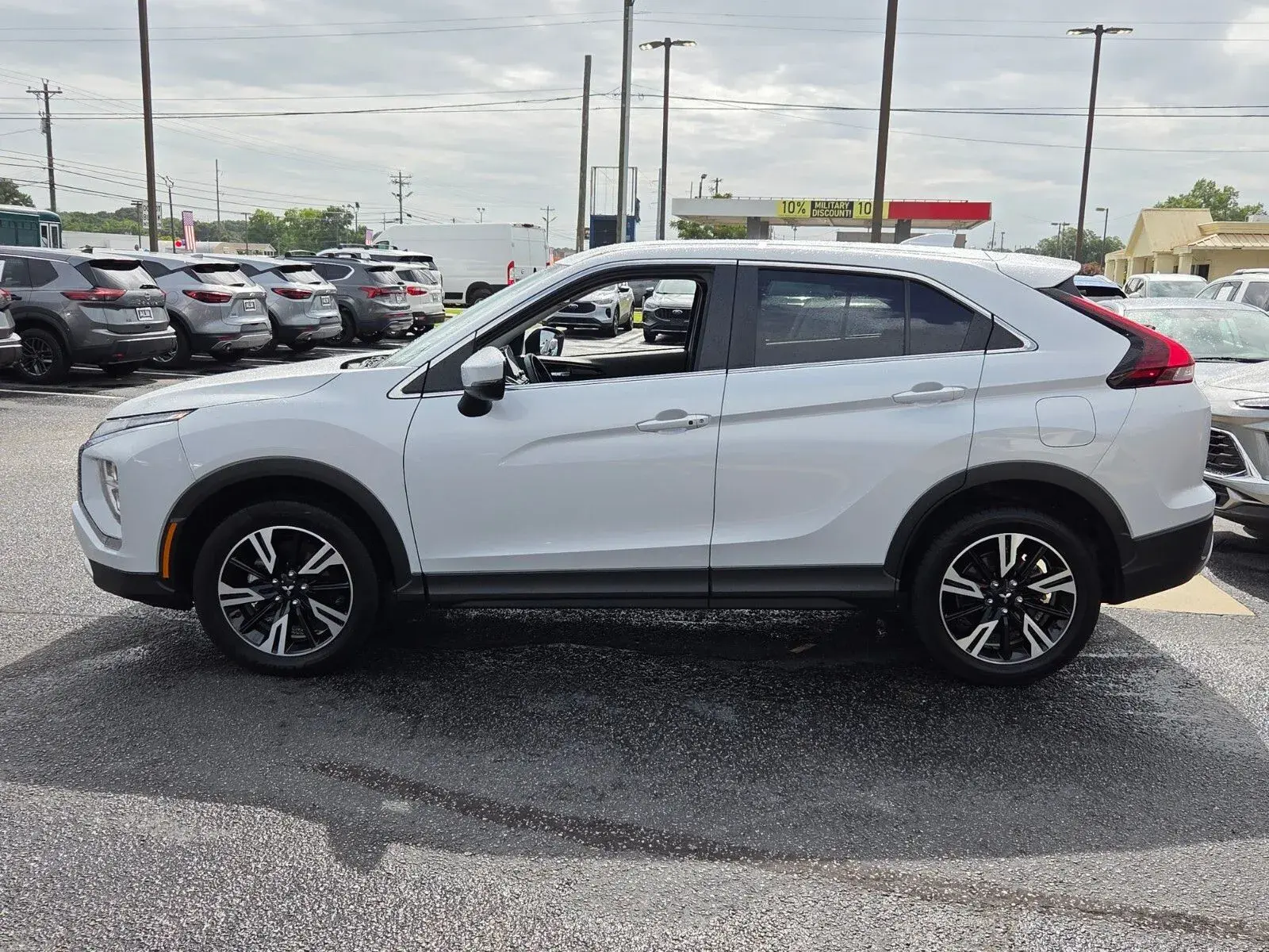 2024 Mitsubishi Eclipse Cross SE S-AWC photo 4