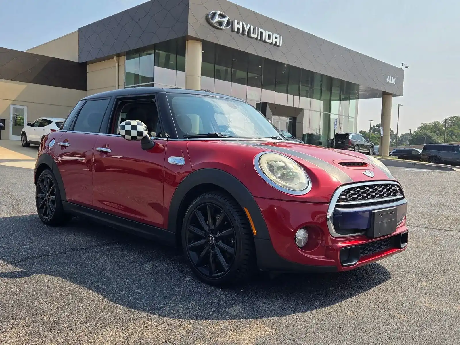 2016 MINI Cooper S 4 Door's photo