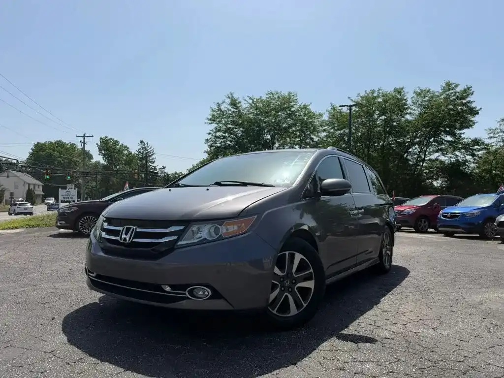 2015 Honda Odyssey Touring Elite's photo