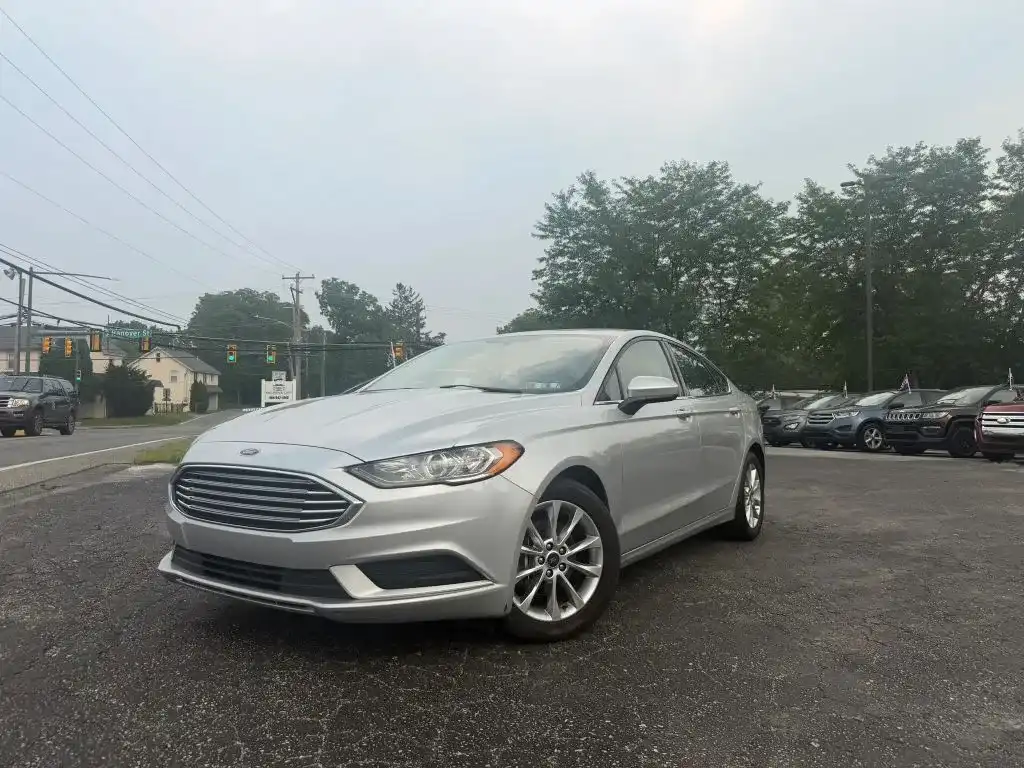 2017 Ford Fusion SE FWD's photo
