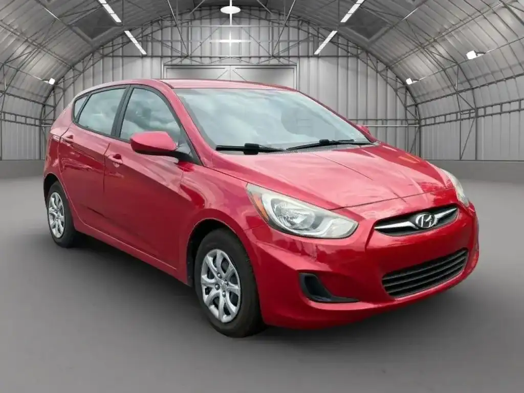 2013 Hyundai Accent GS 5-Door 6-Speed Automatic's photo