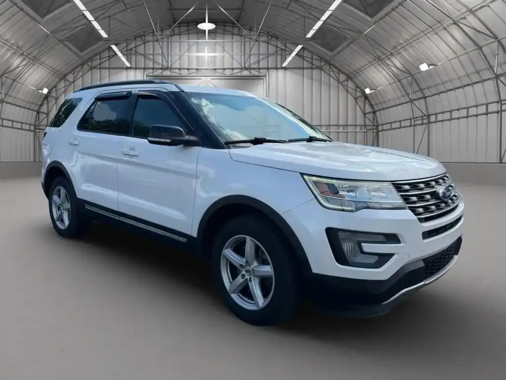 2017 Ford Explorer XLT 4WD's photo