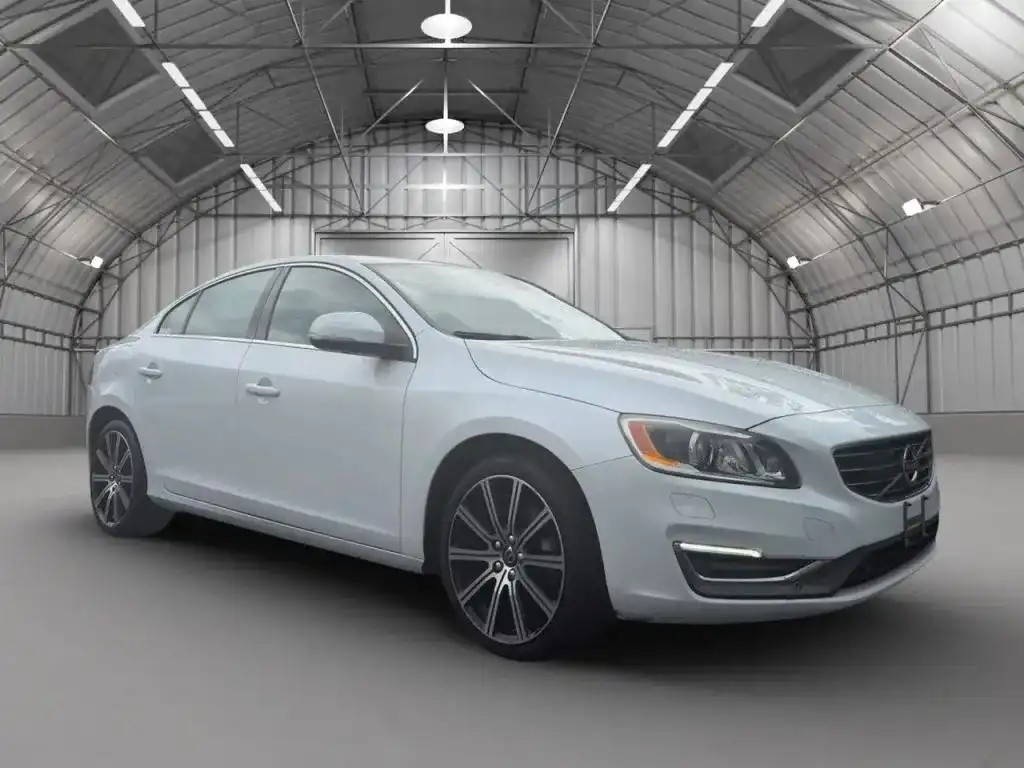 2016 Volvo S60 T5 AWD Inscription Platinum's photo