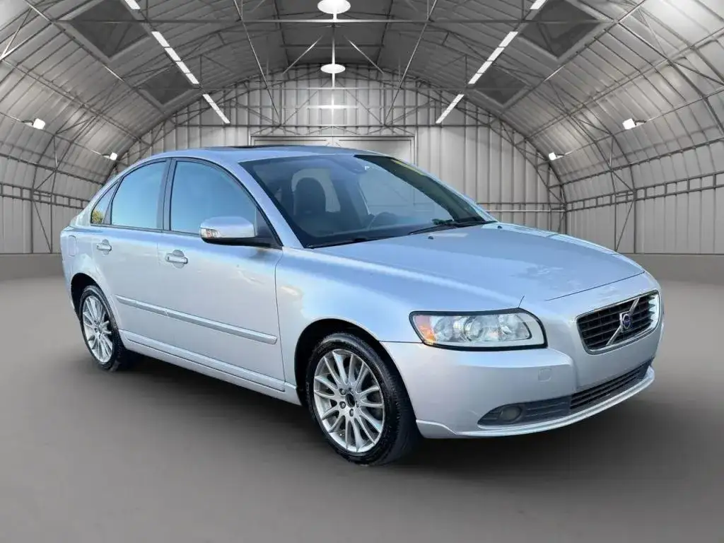 2010 Volvo S40 2.4i Manual's photo