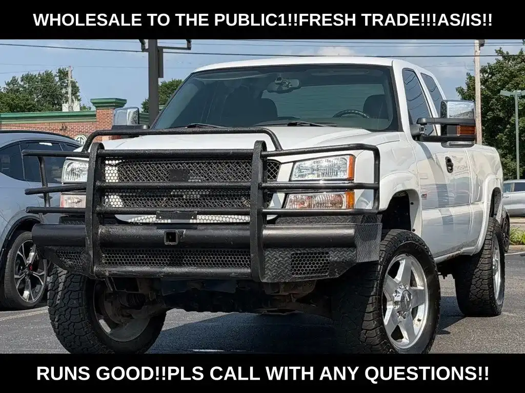 2004 Chevrolet Silverado HD LS 4WD Extended Cab SWB's photo