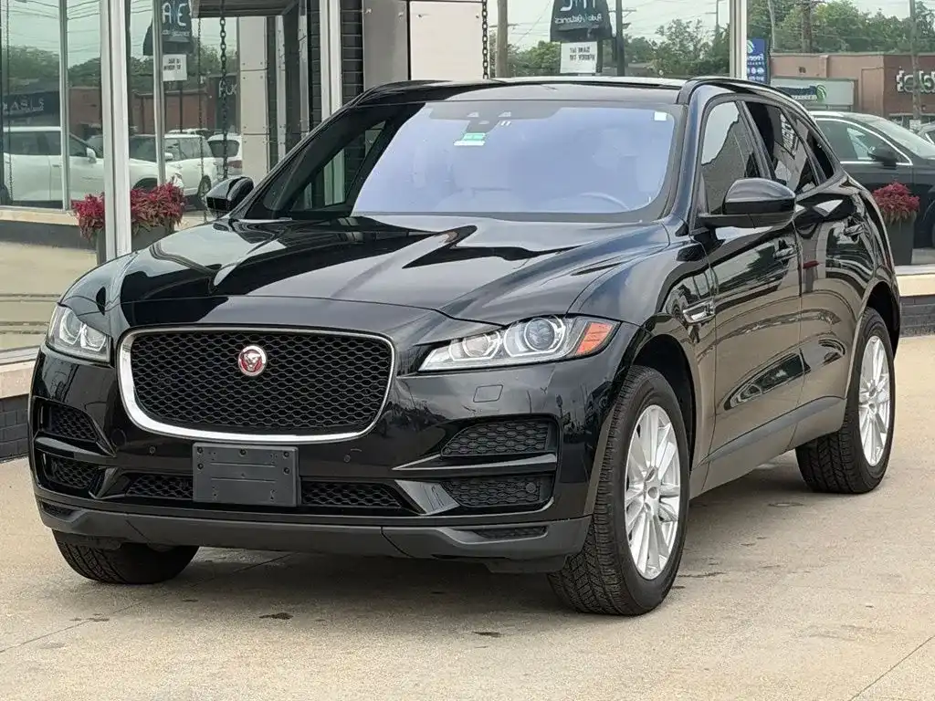 2018 Jaguar F-PACE 30t Premium AWD's photo
