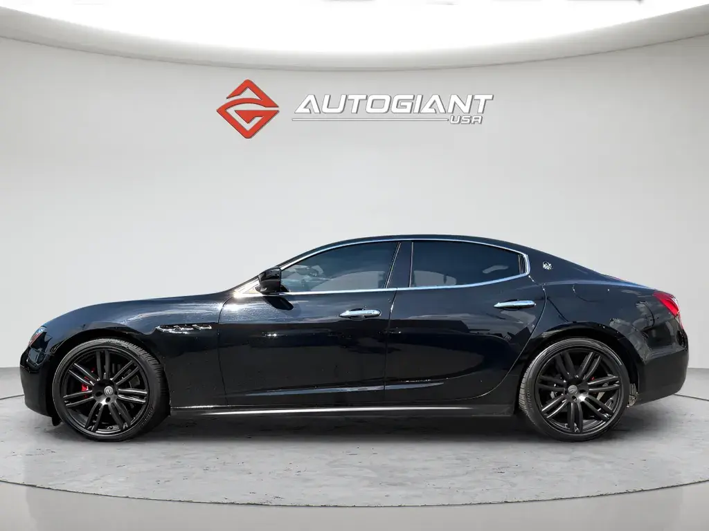 2017 Maserati Ghibli Base photo 3