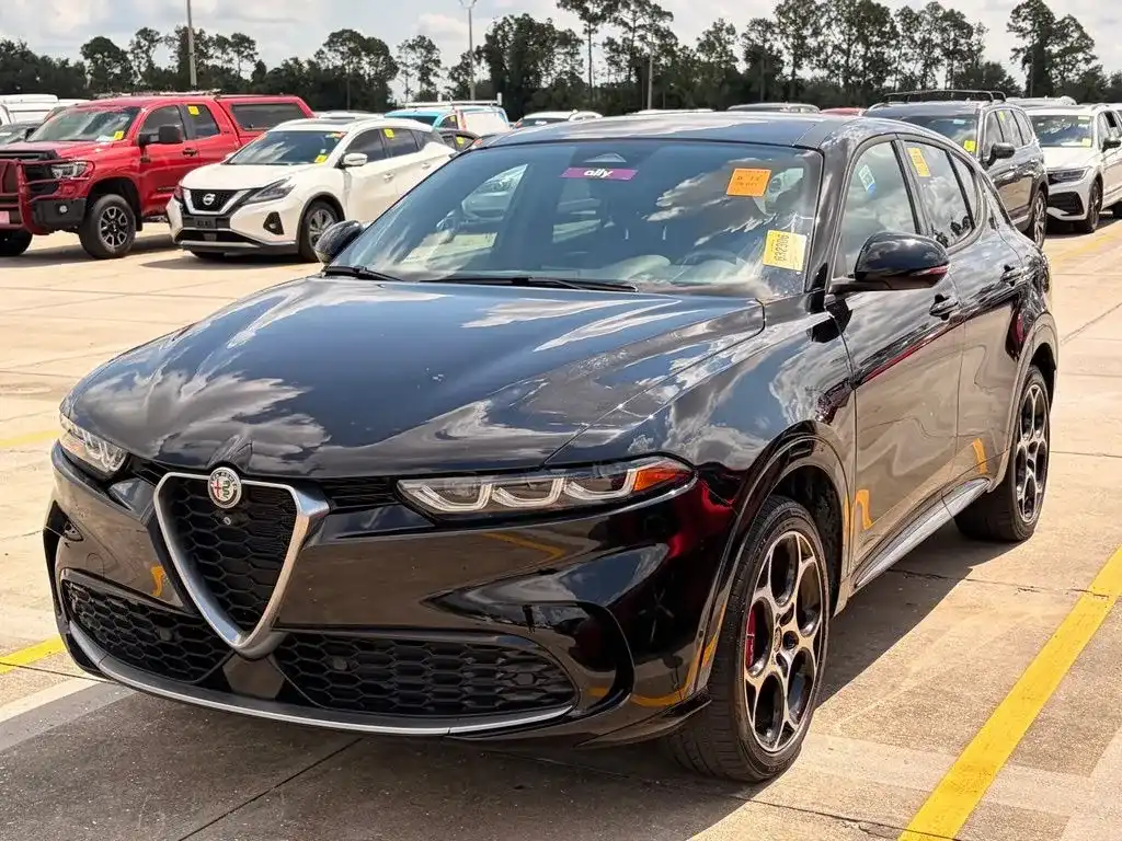2024 Alfa Romeo Tonale TI's photo